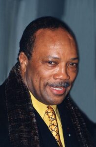 Picture of Quincy Jones dressed up.