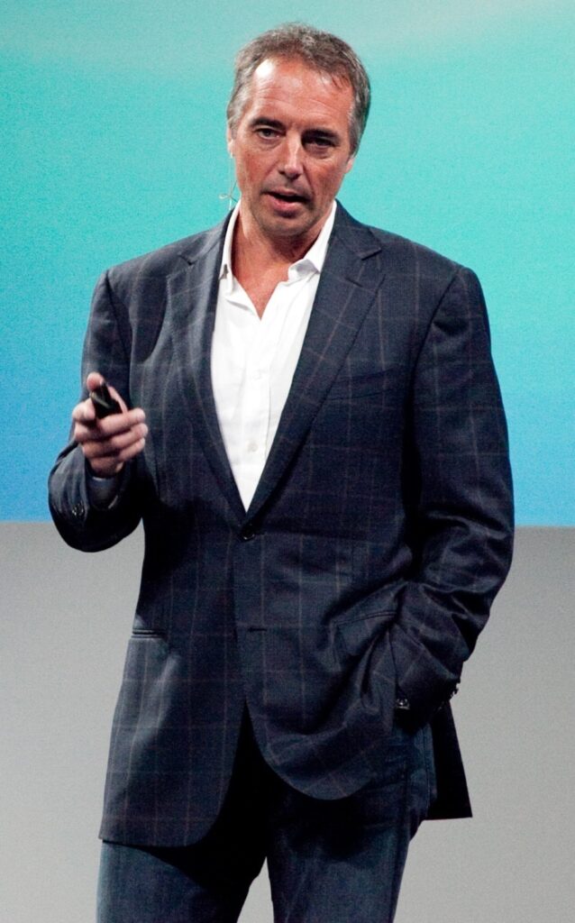 A picture of Dan Buettner standing.